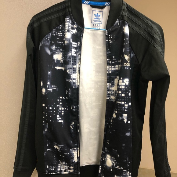 Adidas woman’s bomber jacket. - Picture 2 of 3